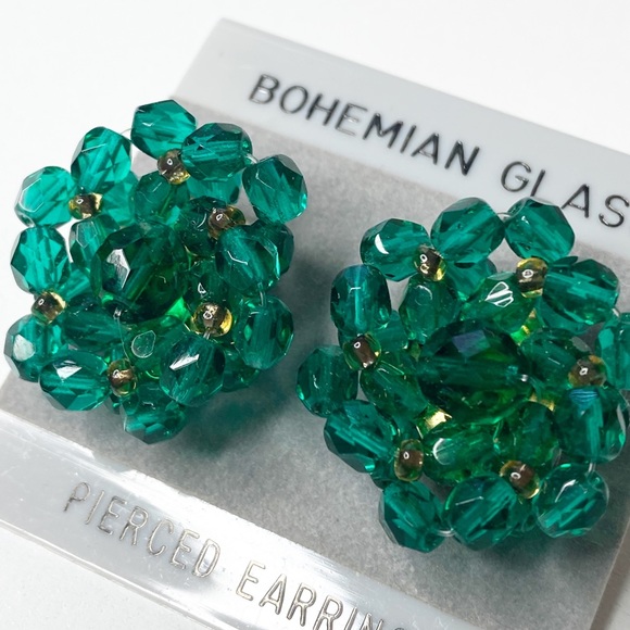 Vintage Green Bohemian Glass Pierced Earrings Floral - Picture 3 of 3